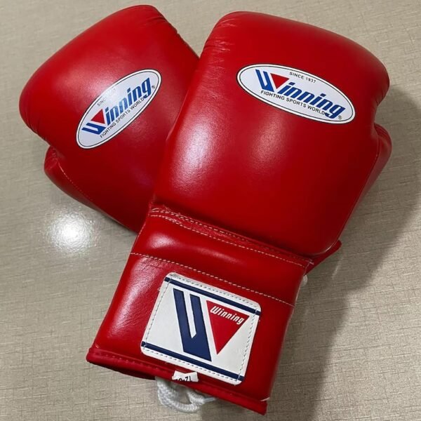 Winning boxing gloves 12 oz in red color
